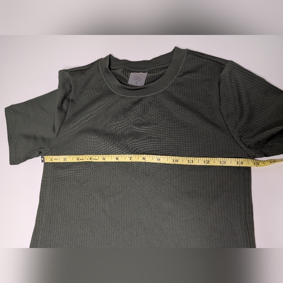 CALIA by Carrie Underwood Small Dark Green Ribbed Top Short Sleeve - Picture 8 of 9